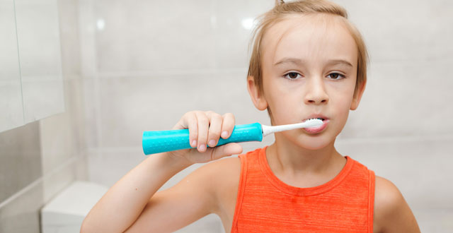 kid-brushing-teeth